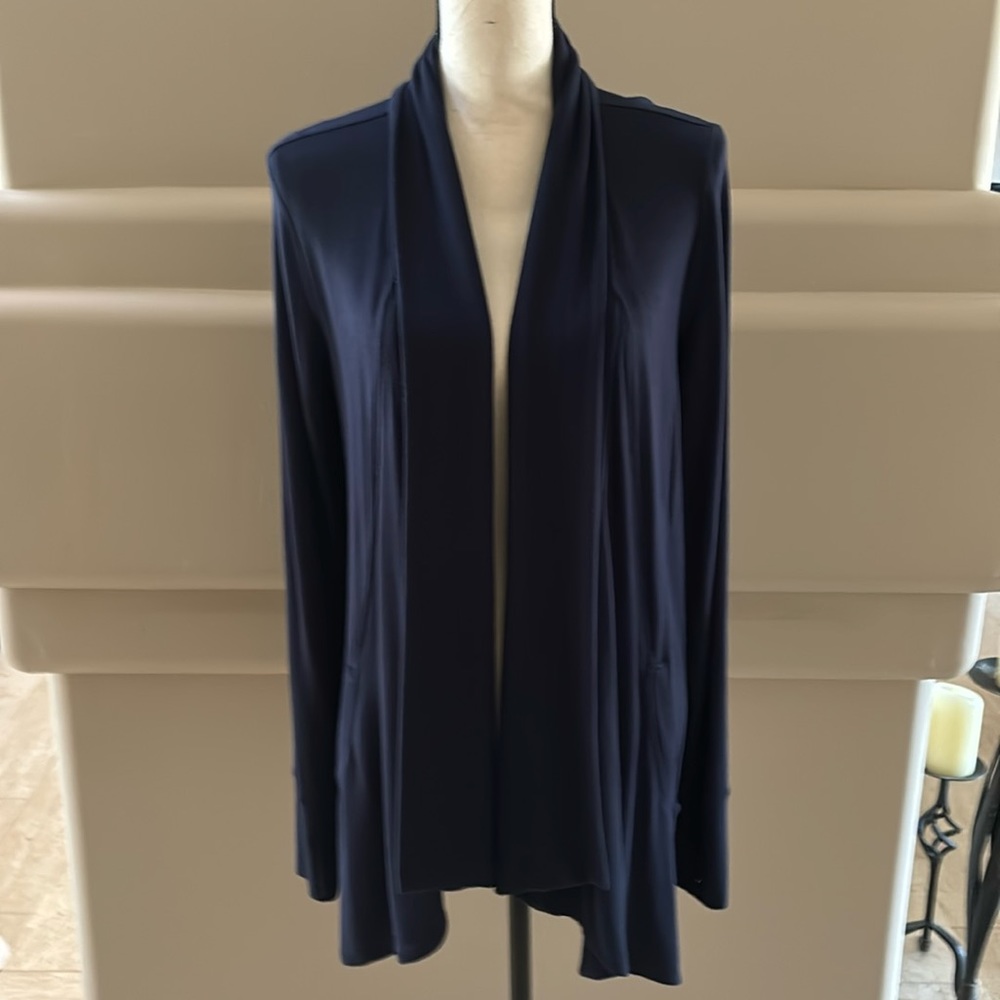 Athleta Pranayama Wrap. Navy. Size Small. Excellent Condition.